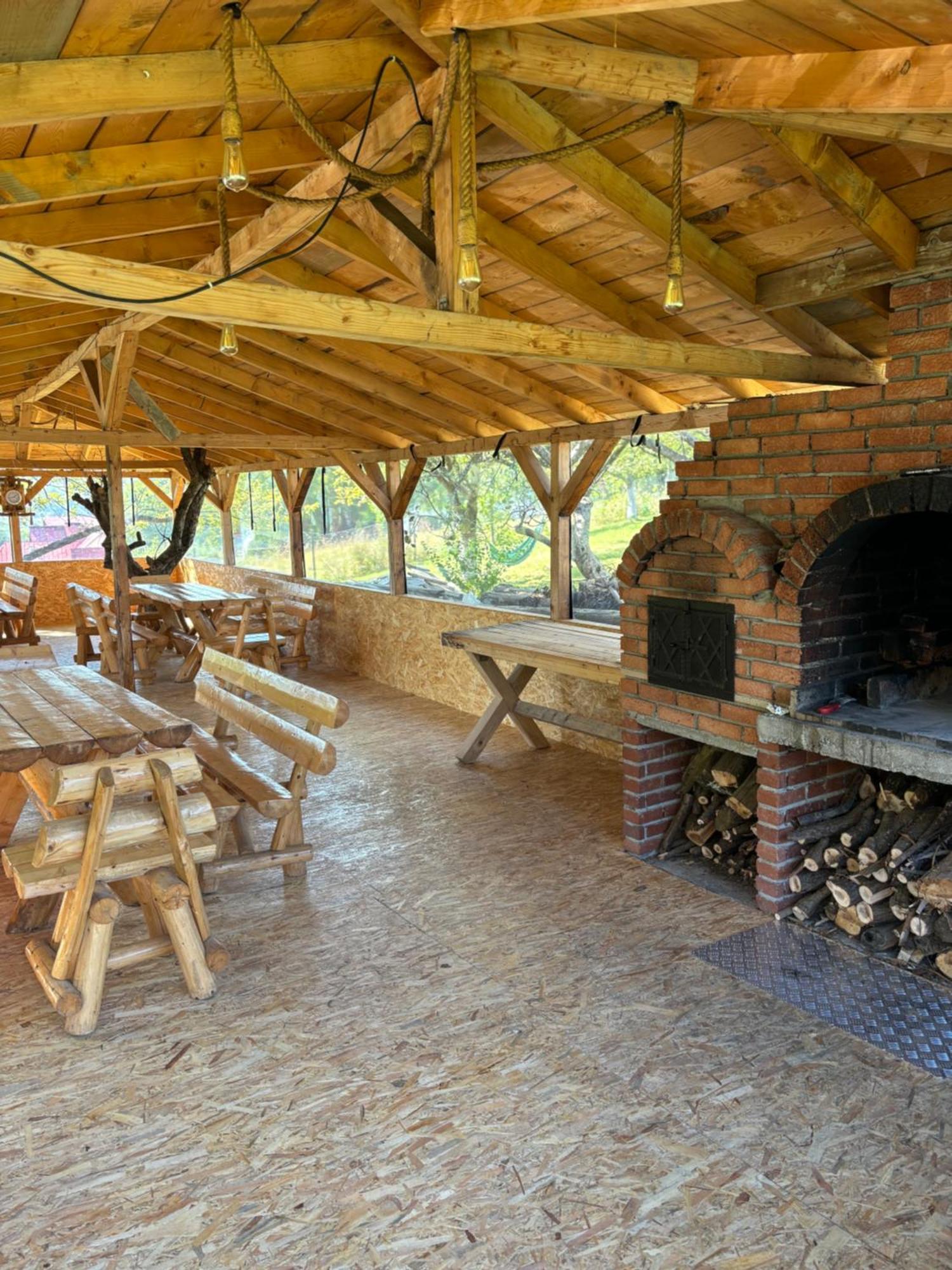 Transylvanian House Drumu Carului Esterno foto