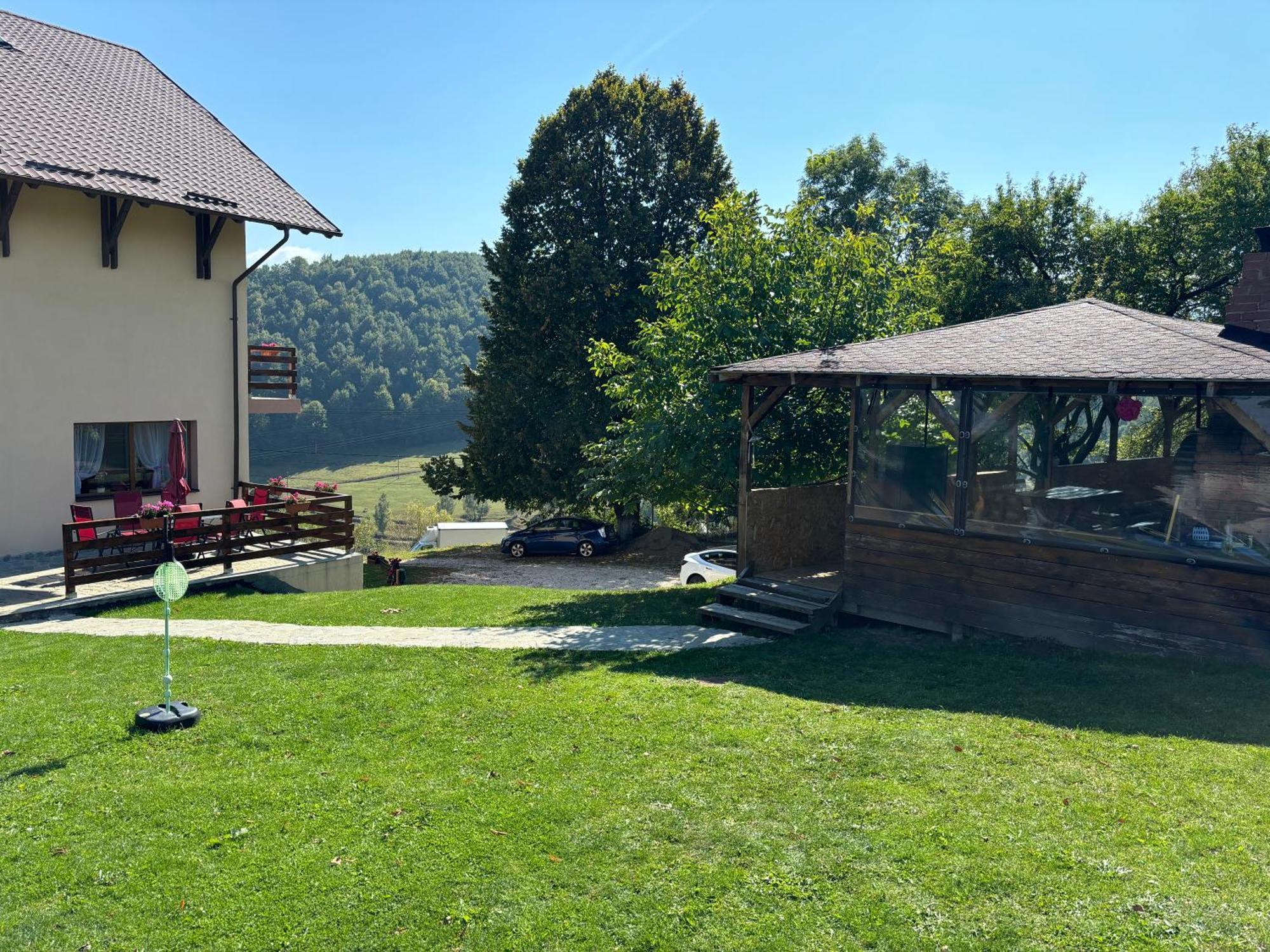 Transylvanian House Drumu Carului Esterno foto